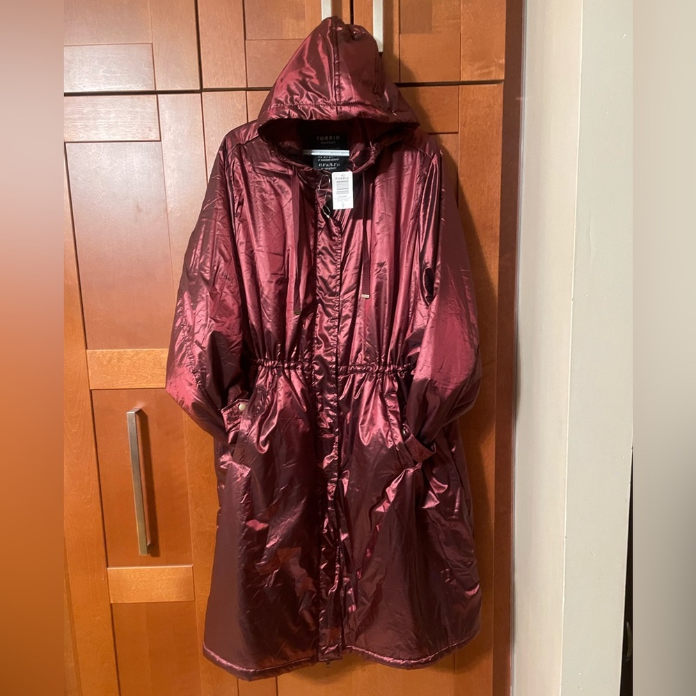 Torrid 4 Plus 4X NWT Metallic Burgundy Puffer Jacket